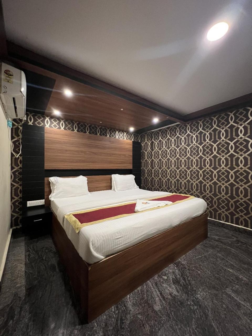 Dreamz Lodge Бангалор Екстериор снимка