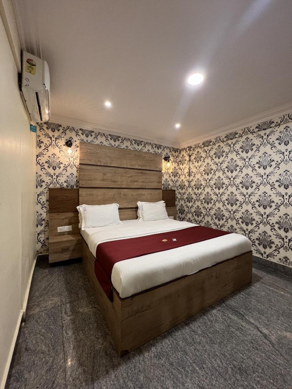 Dreamz Lodge Бангалор Екстериор снимка