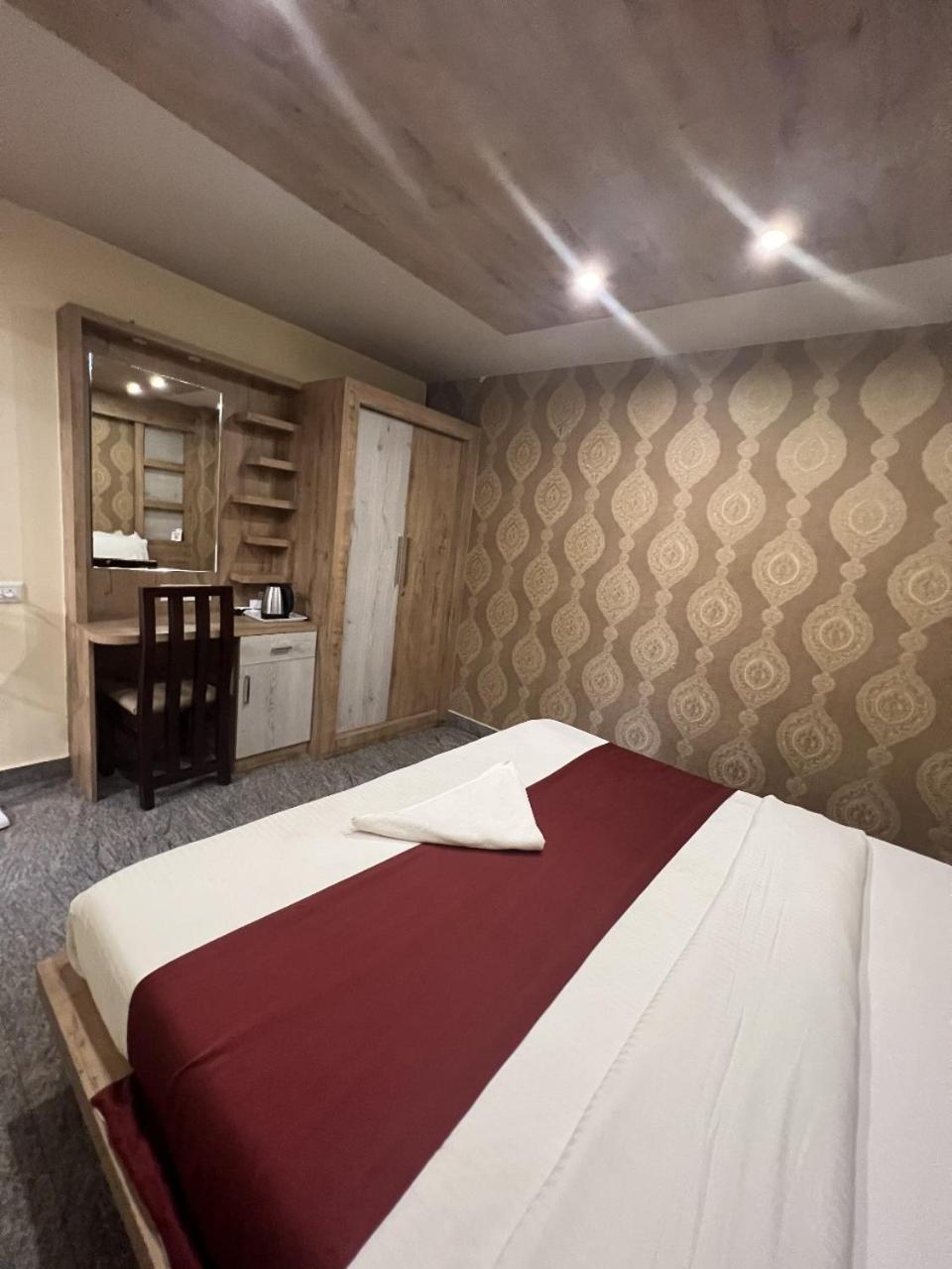 Dreamz Lodge Бангалор Екстериор снимка