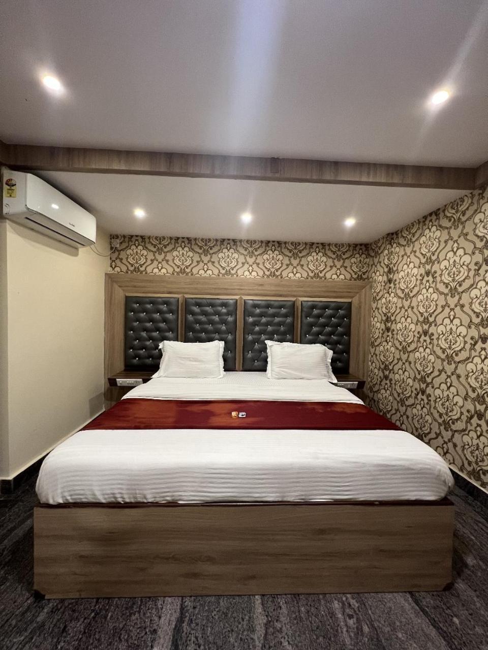 Dreamz Lodge Бангалор Екстериор снимка
