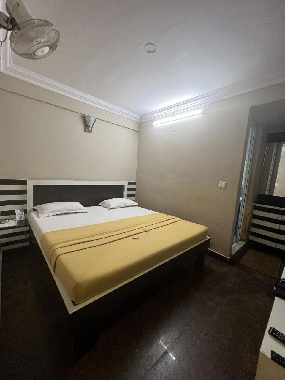 Dreamz Lodge Бангалор Екстериор снимка