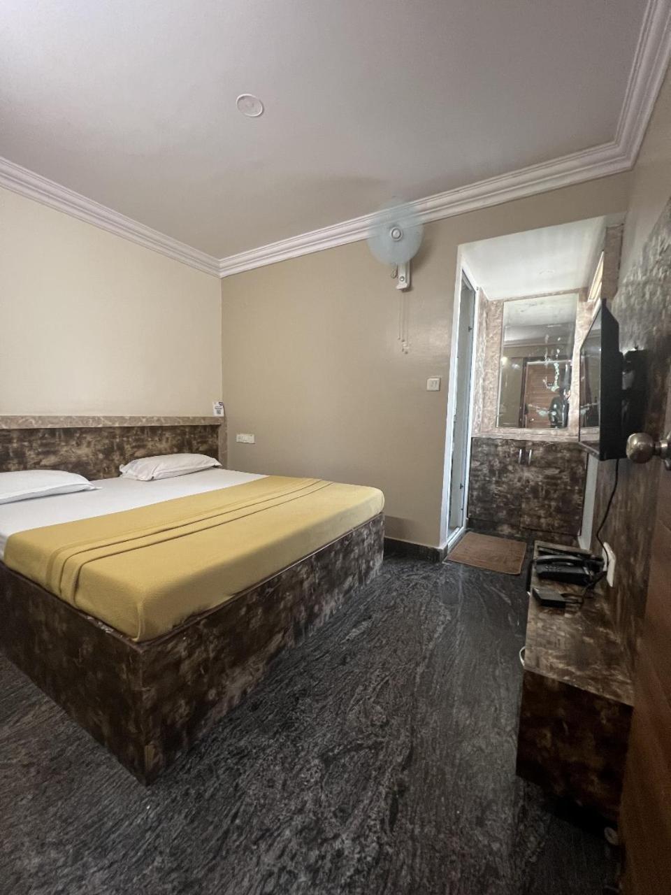 Dreamz Lodge Бангалор Екстериор снимка